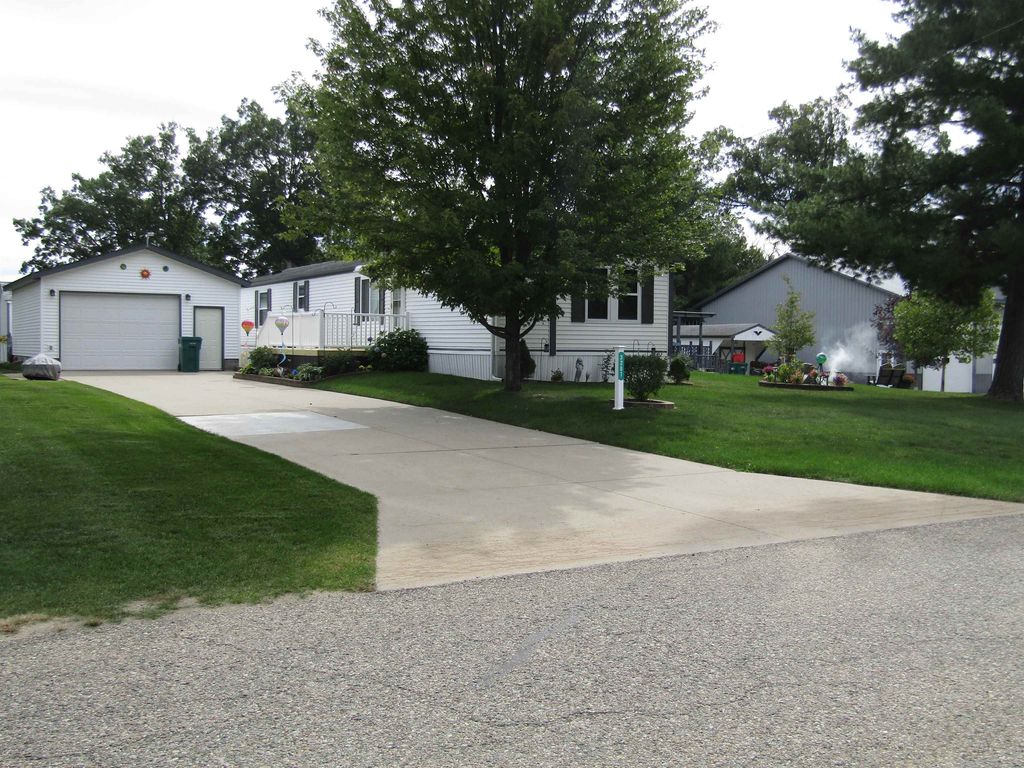 3287 Comanche, West Branch