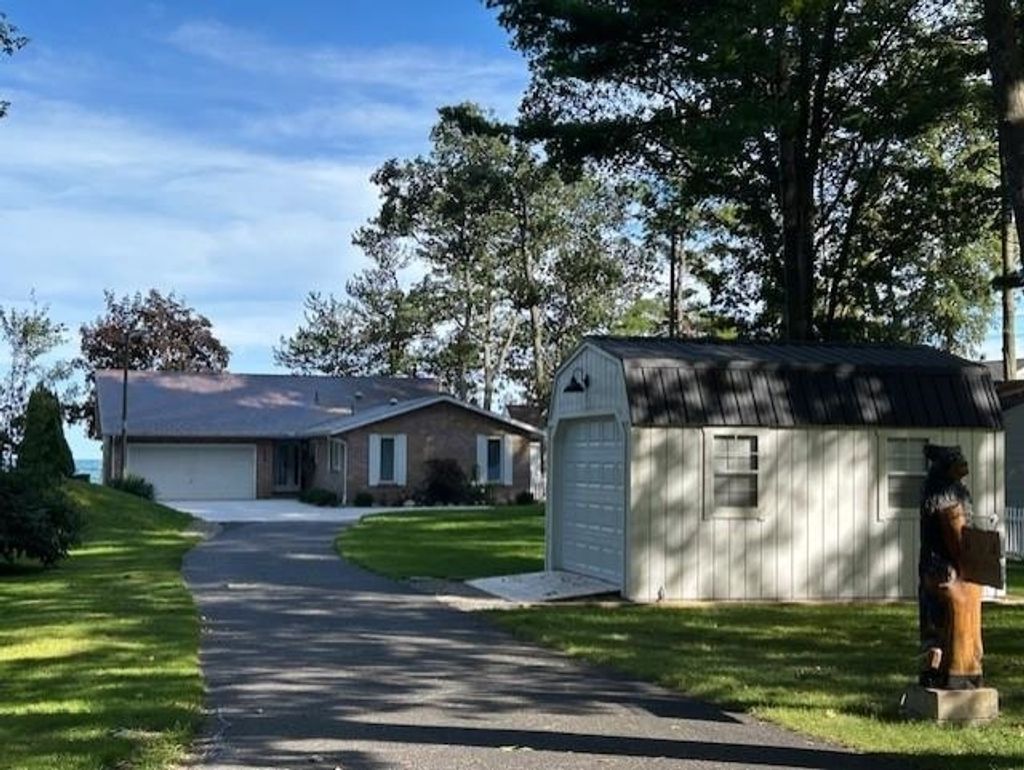 1765 Douglas, Tawas City