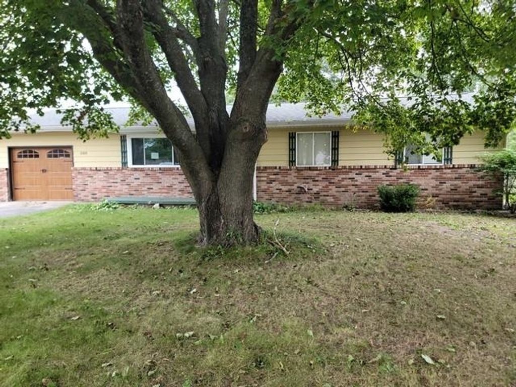 385 Third, Oscoda
