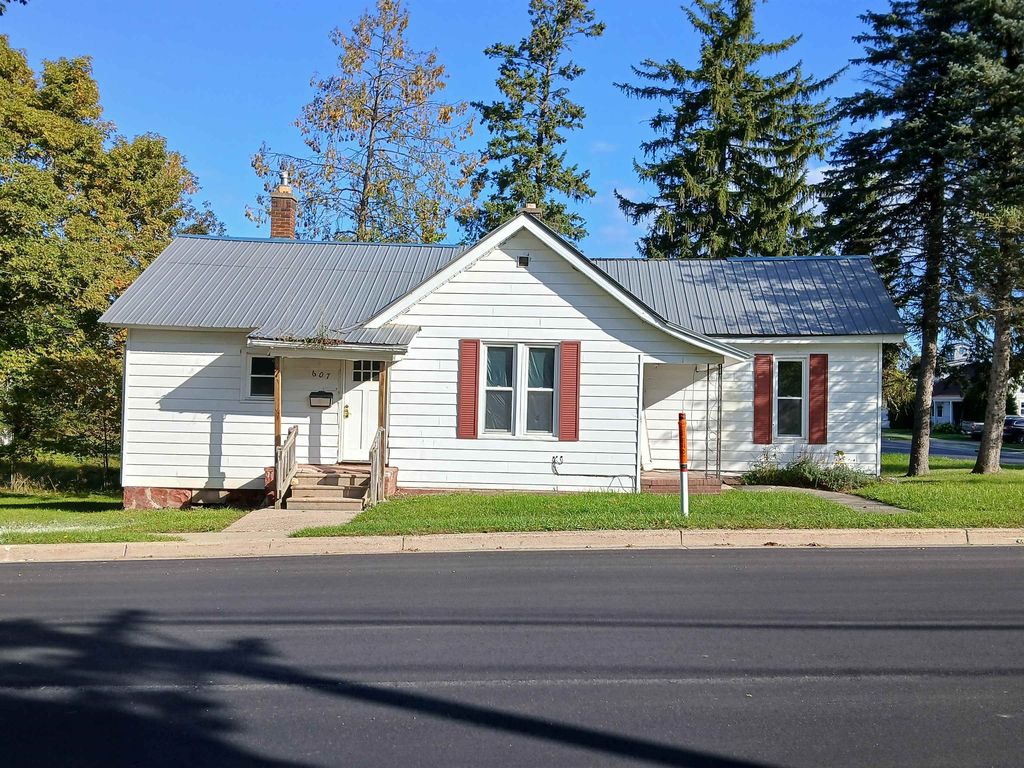 607 W Wright, West Branch