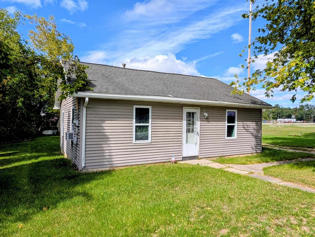 233 N Mackinaw, Au Gres