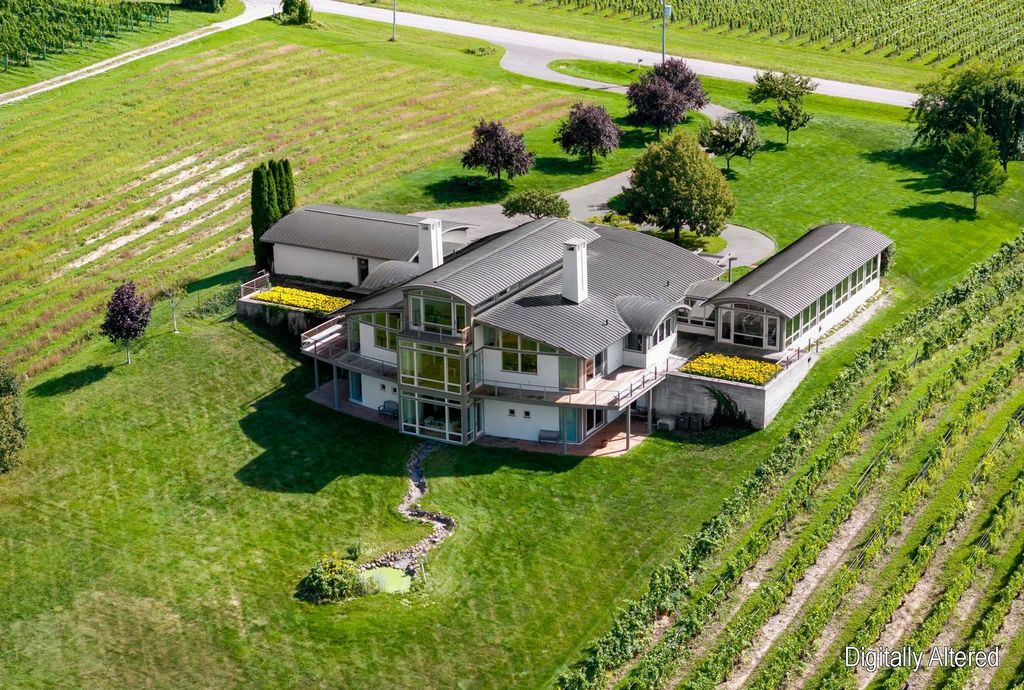 2721 Nelson, Traverse City