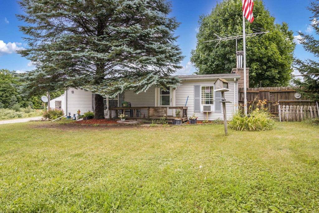 8645 S Rahe, Mayfield township