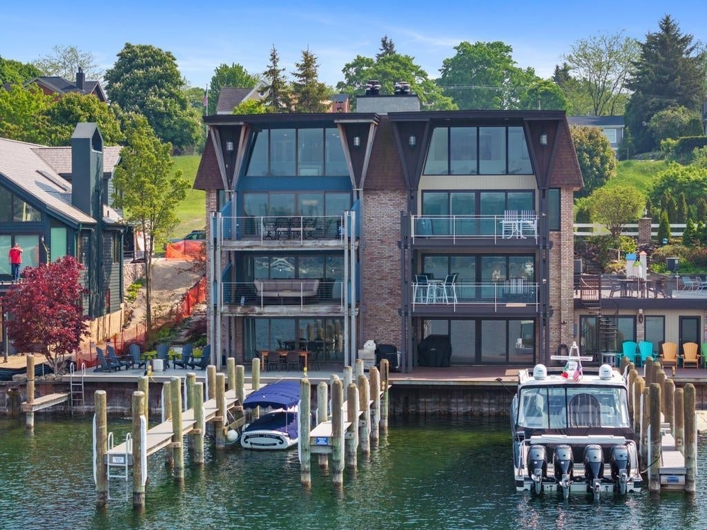 111b Belvedere, Charlevoix township