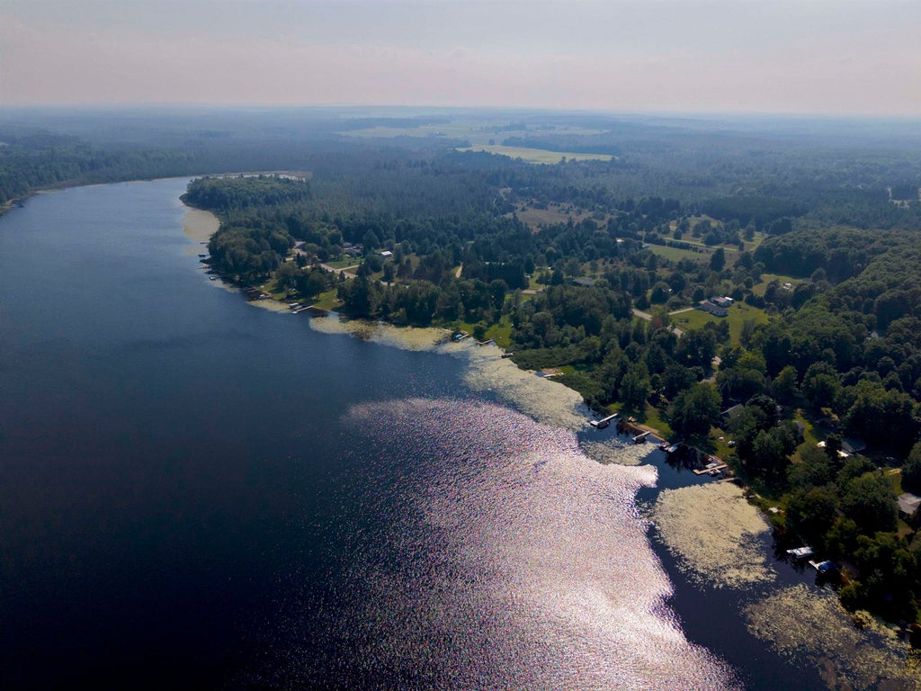 4328 N Shore, Excelsior township