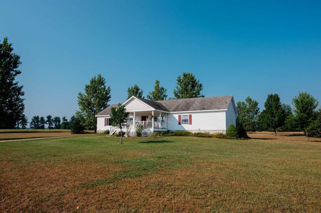 7200 Marshalltown Trl, Paradise township