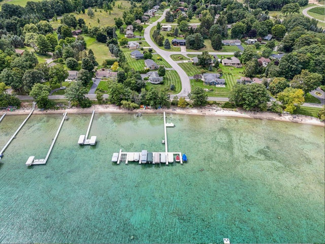 8122 Bay East, Peninsula township