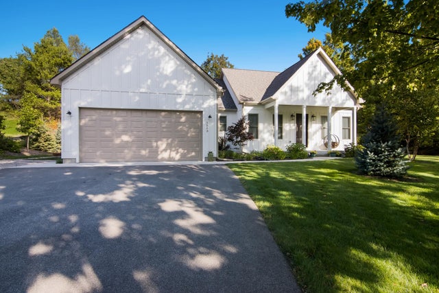 1583 S Cherry Blossom, Suttons Bay township
