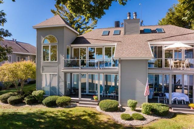 786 N Yacht Club Dr, Suttons Bay township