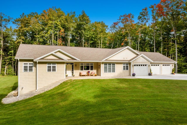 6750 E Hoxie, Solon township