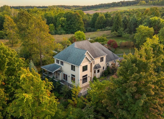 9242 E Strang Rd, Elmwood charter township