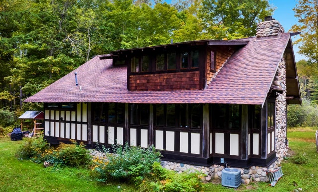 5635 Mystic, Chestonia township