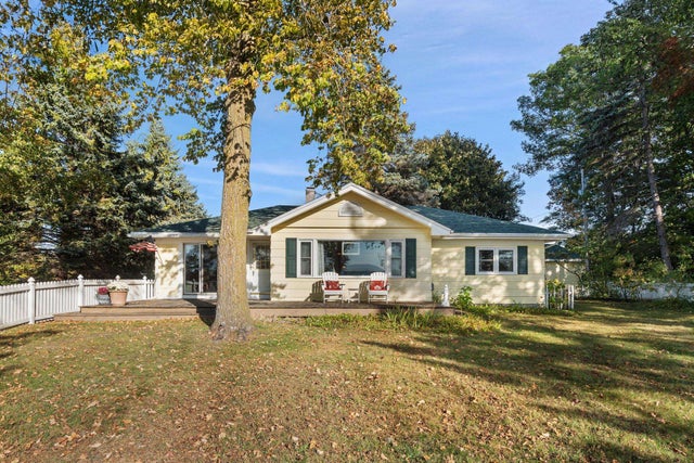 13588 Peninsula, Peninsula township