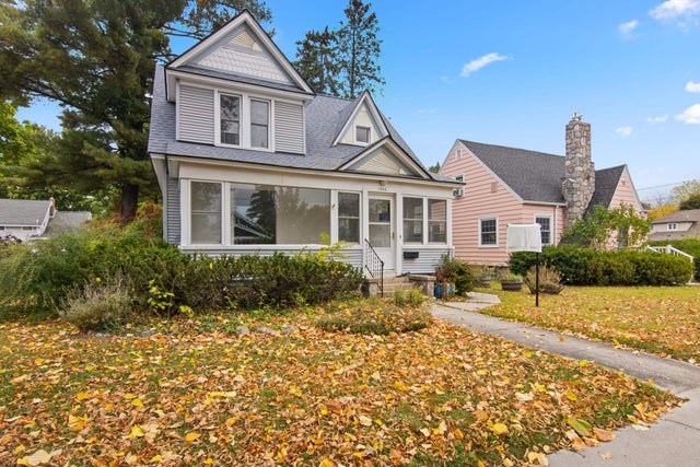 1024 W Front, Traverse City city