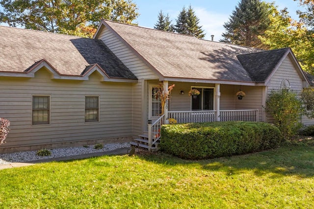 4430 Weatherby Ln, Long Lake township