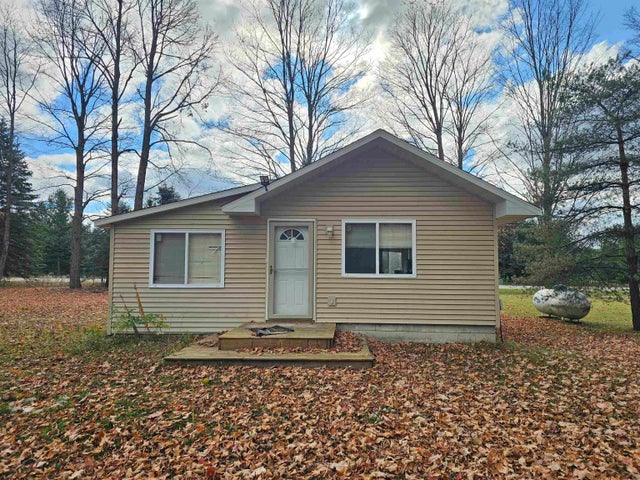 520 W Houghton Lake Rd, Forest township