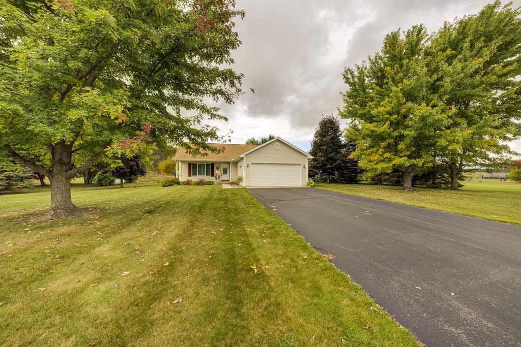 11222 Blackman, Paradise township