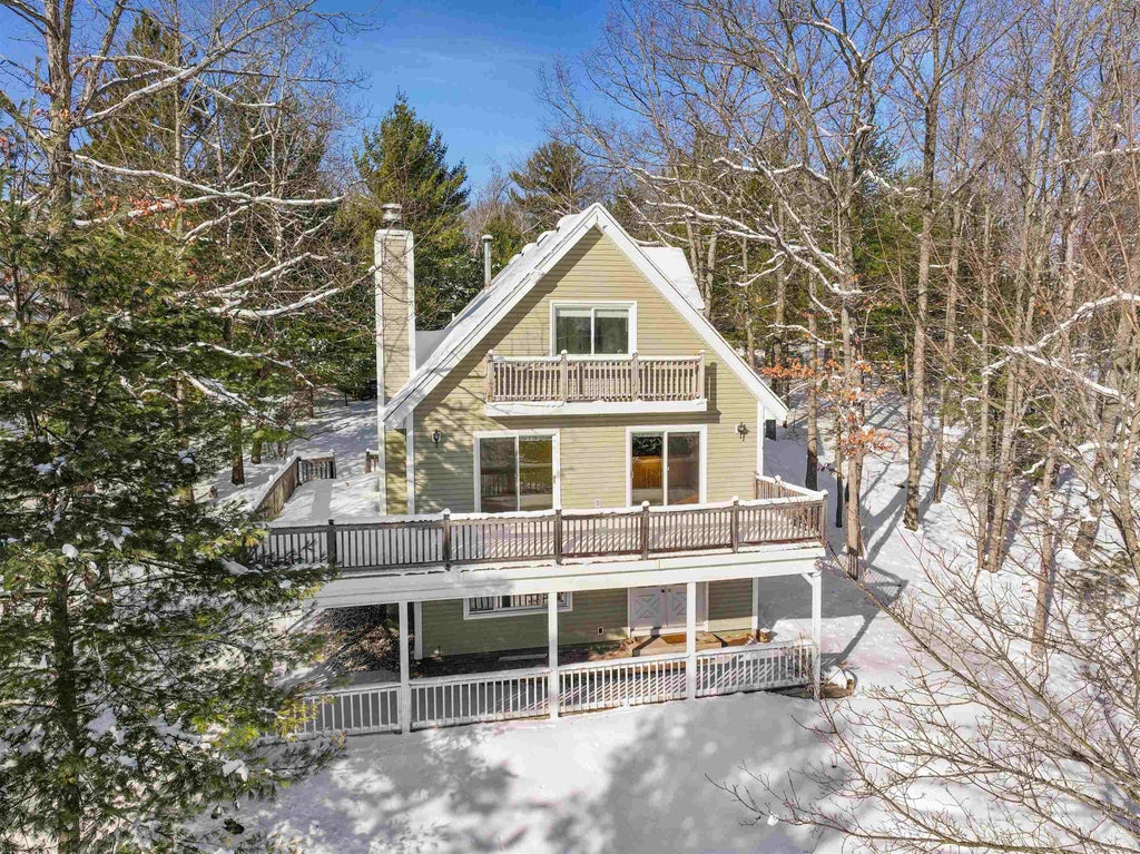 254 Island View Dr, Whitewater township
