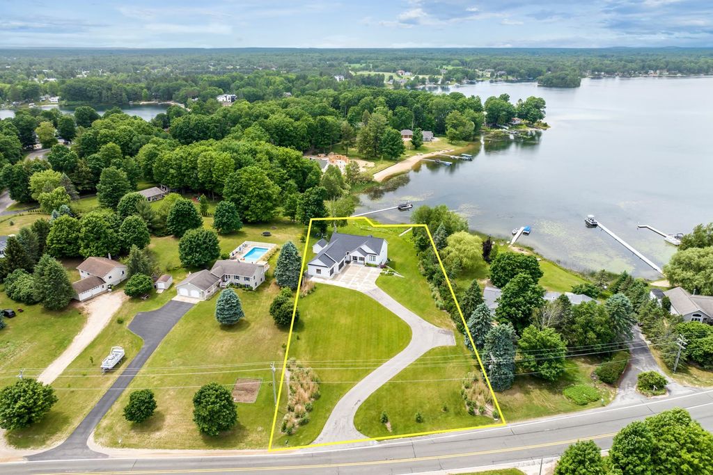 504 S East Silver Lake, Traverse City