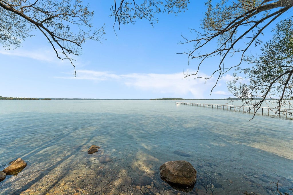 12016 Peninsula Dr, Peninsula township