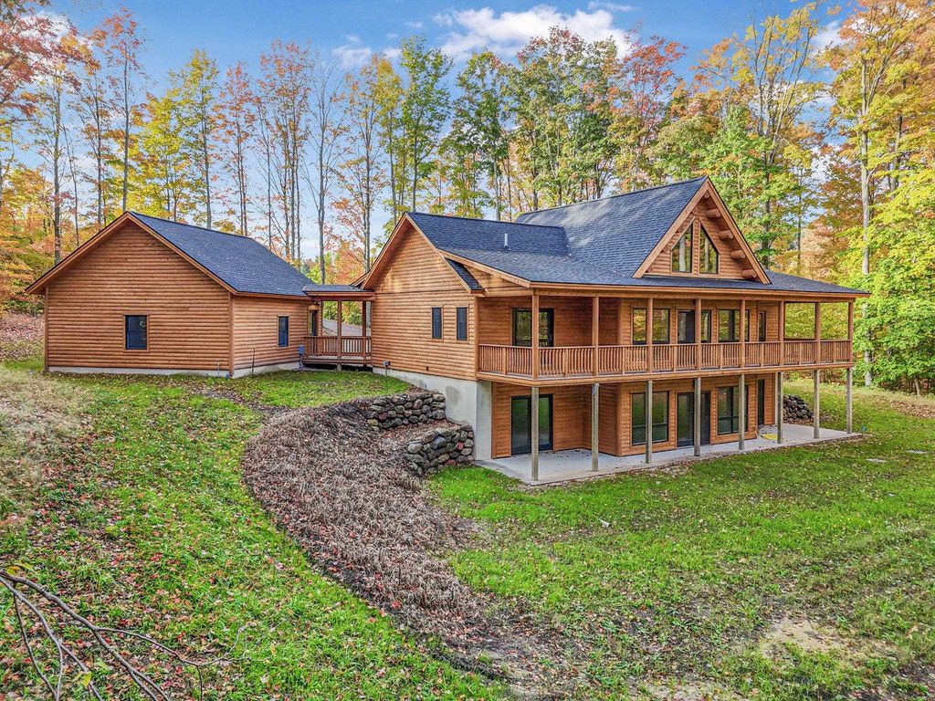 2609 Big Sky Rd, Paradise township