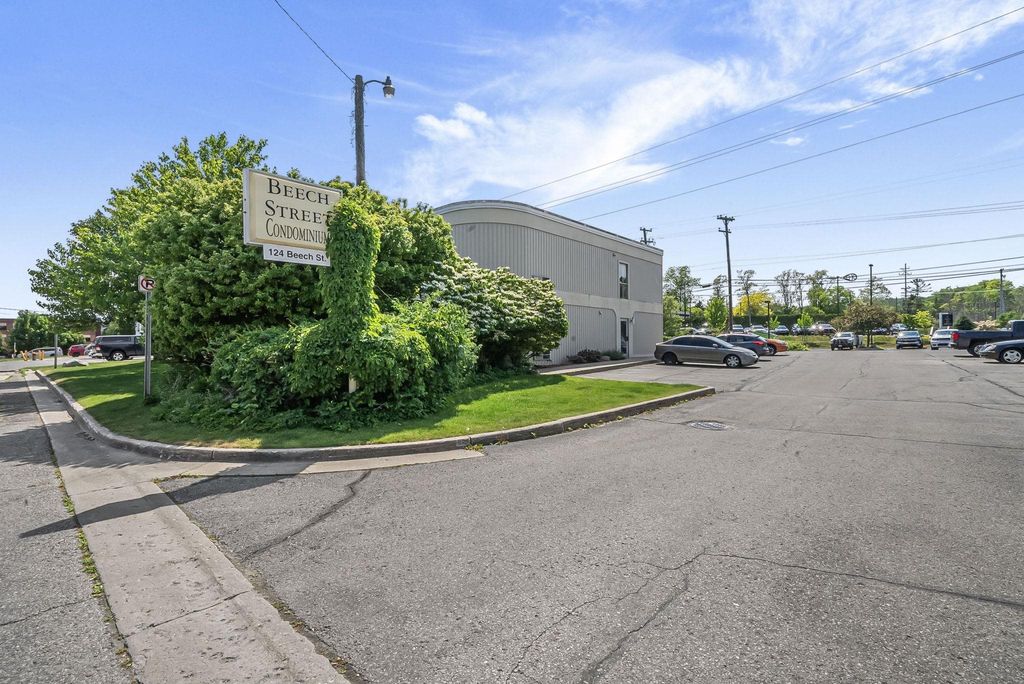124 Beech, Traverse City