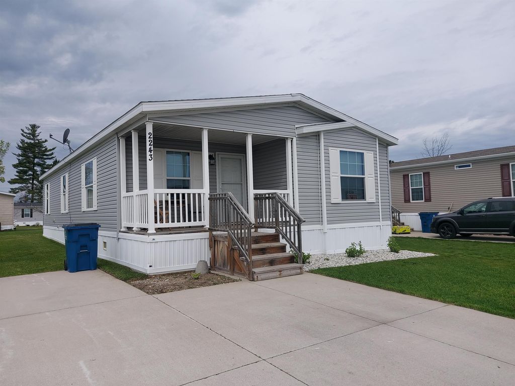 2243 Leisure, Traverse City