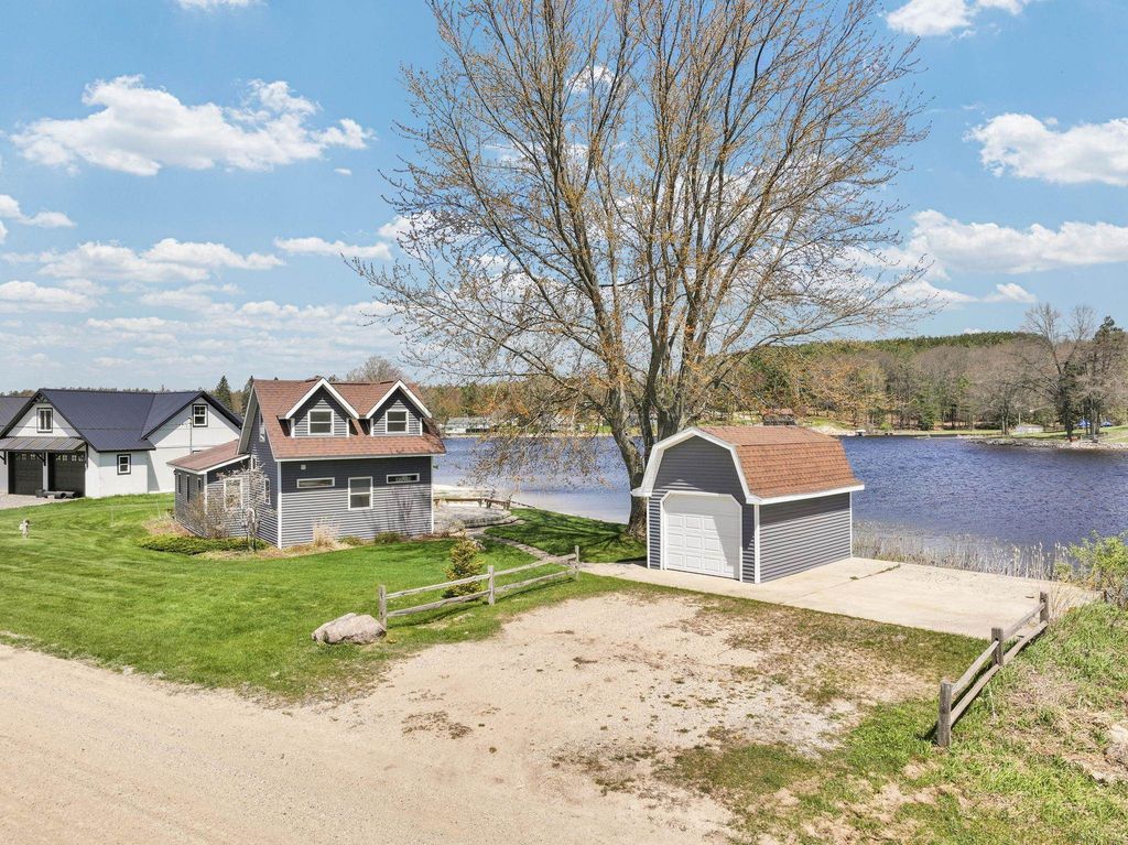 9351 E 50, Clam Lake township