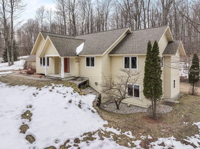 9871 E Woodcrest, Bingham township