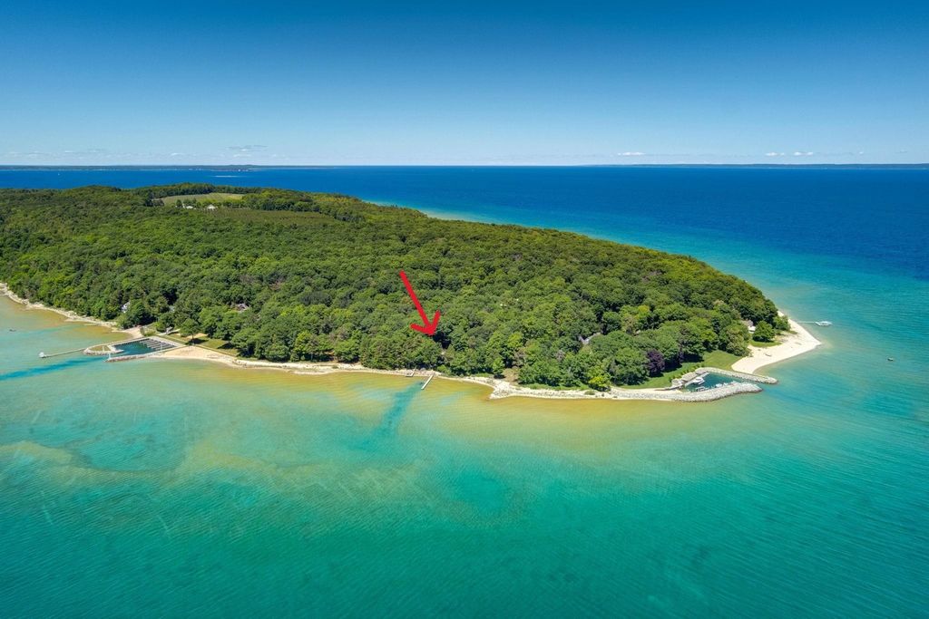 4152 N Omena Point, Leelanau township