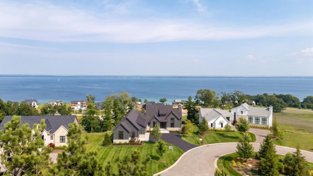 15985 Waters Edge, Peninsula township