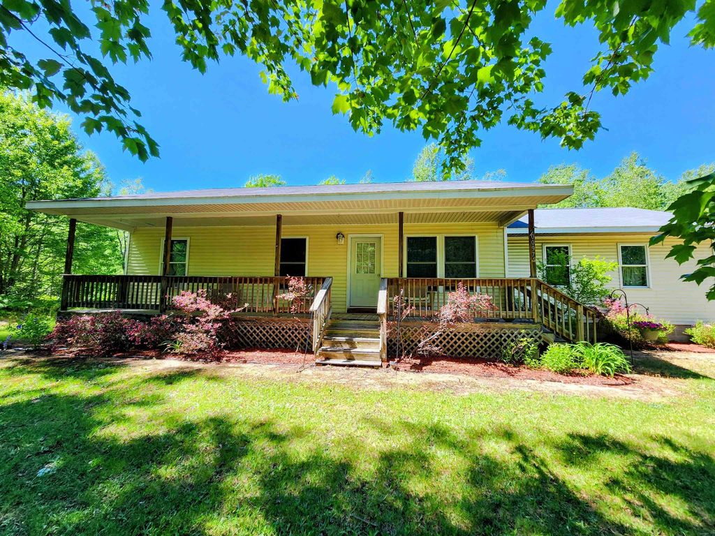 10097 Valley Park, Mancelona township