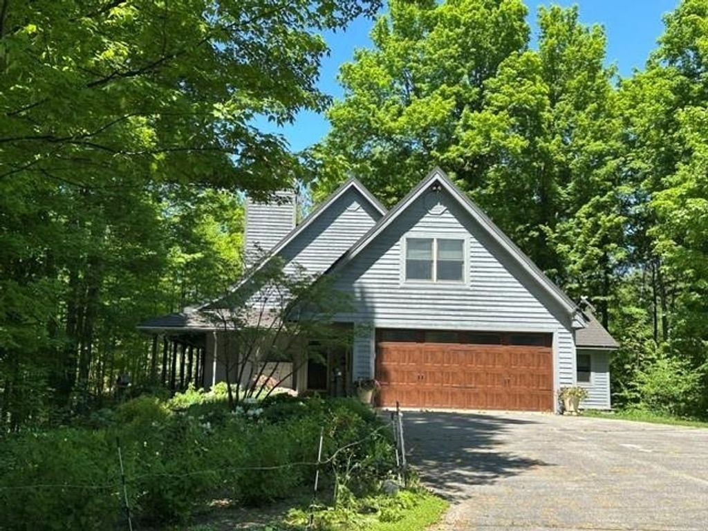 3285 S East Torch Lake Dr, Forest Home township