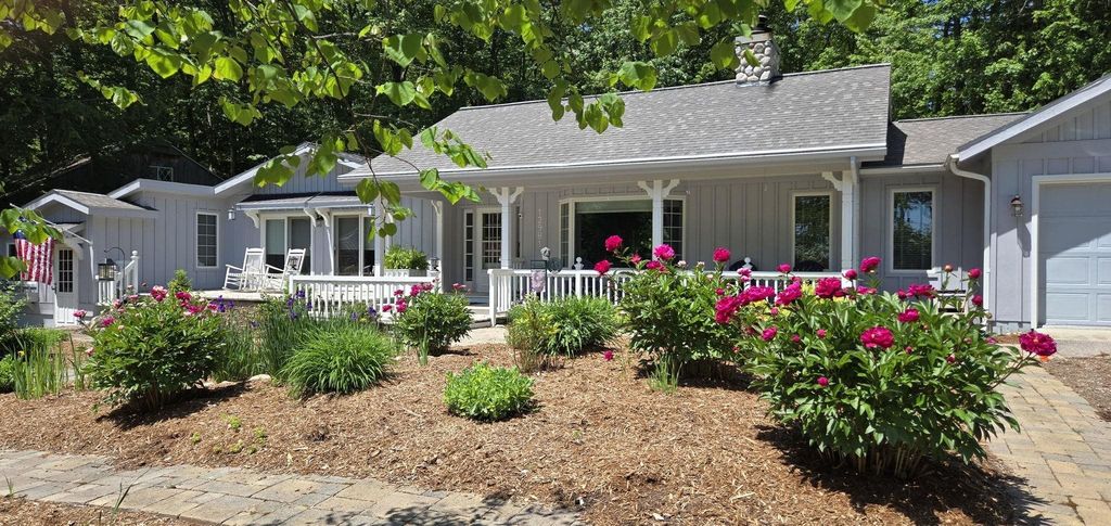 12981 N Forest Beach, Leelanau township