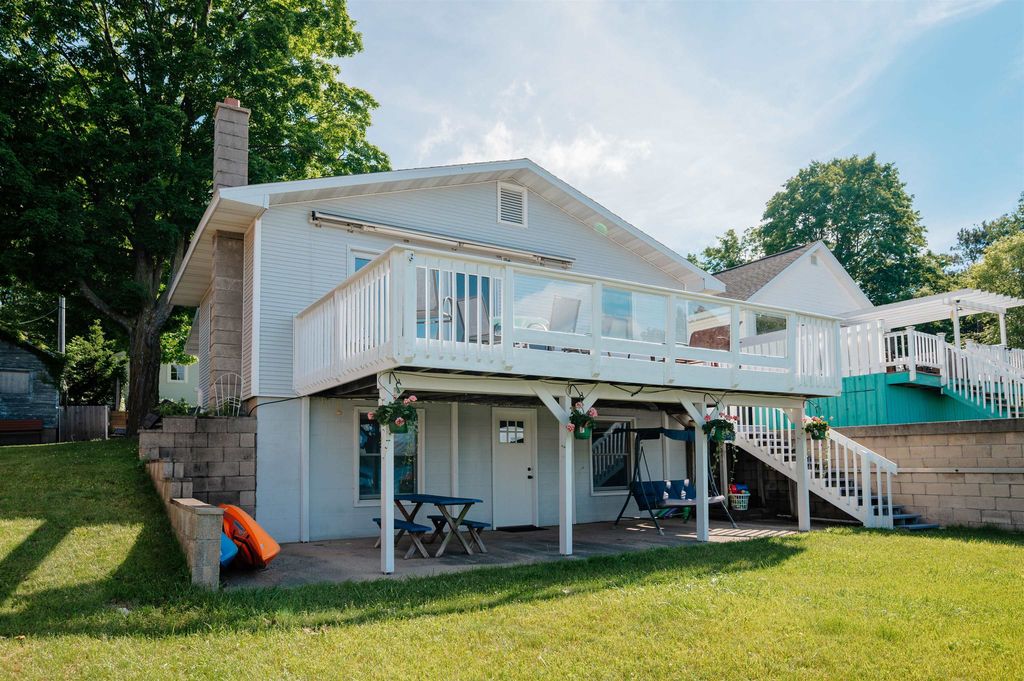 5133 Silver Lake Shores, Blair township