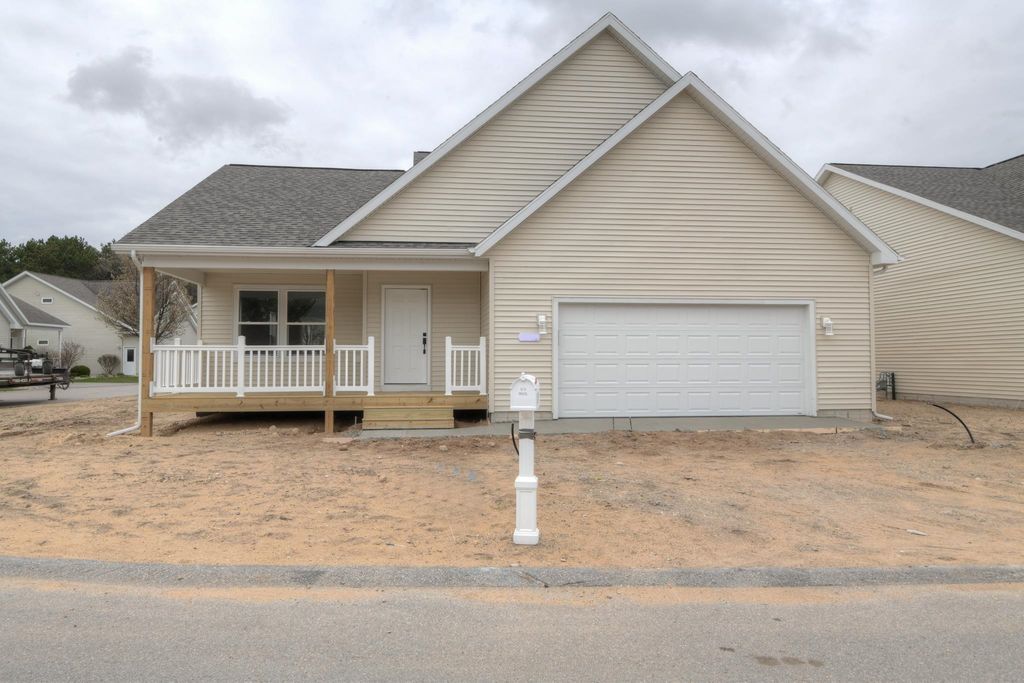 2793 Garnet, Garfield charter township