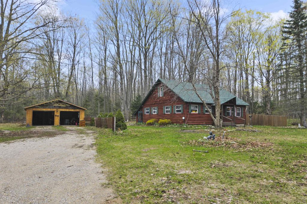 2561 E Johnson, Norwich township