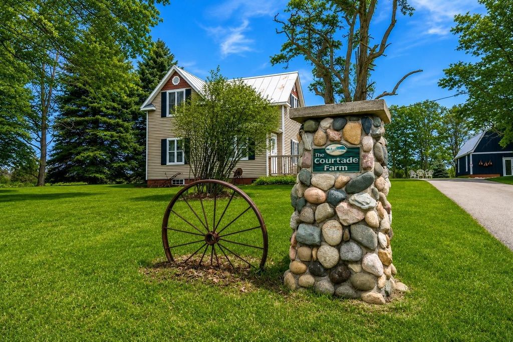 3105 Supply Rd, East Bay township