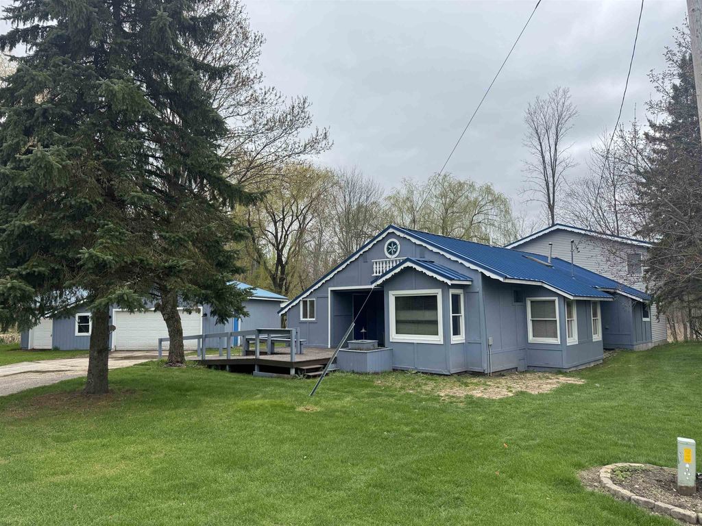 337 Henderson, South Branch township