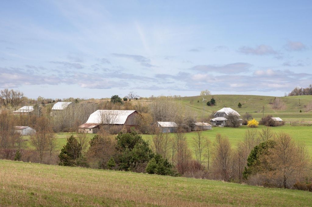 4331 S French Rd, Centerville township