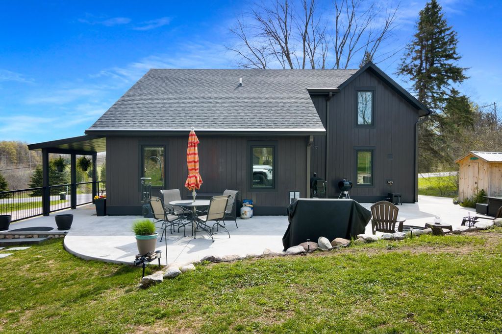 2768 S Center, Bingham township