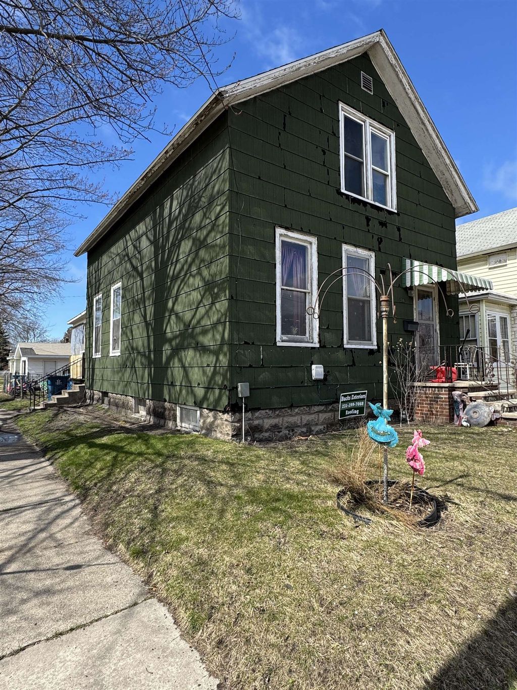616 Cypress, Manistee city