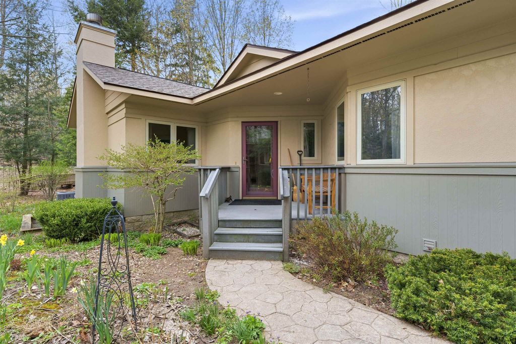 12055 S Woodwinds, Traverse City