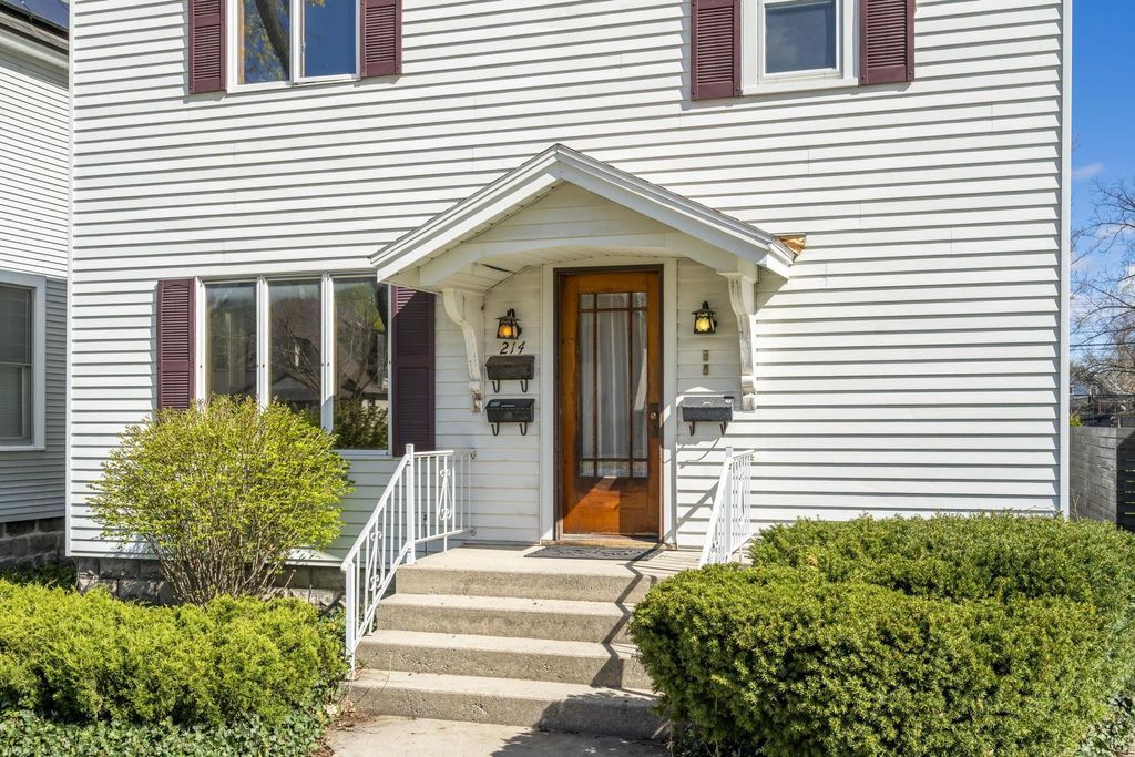 214 W Tenth, Traverse City