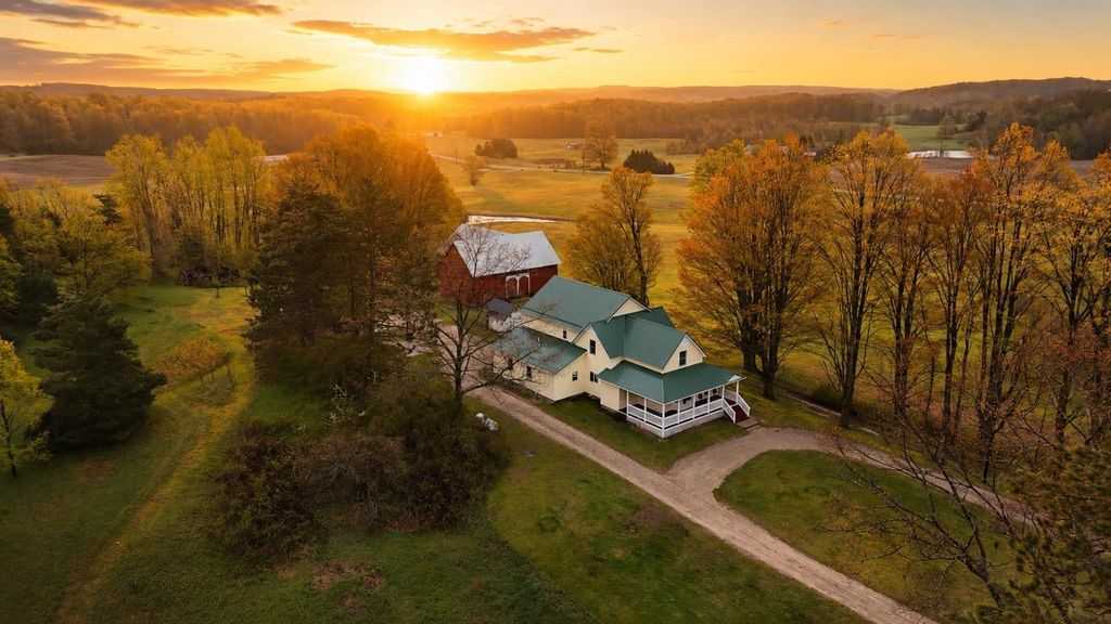 9901 S 41, Clam Lake township