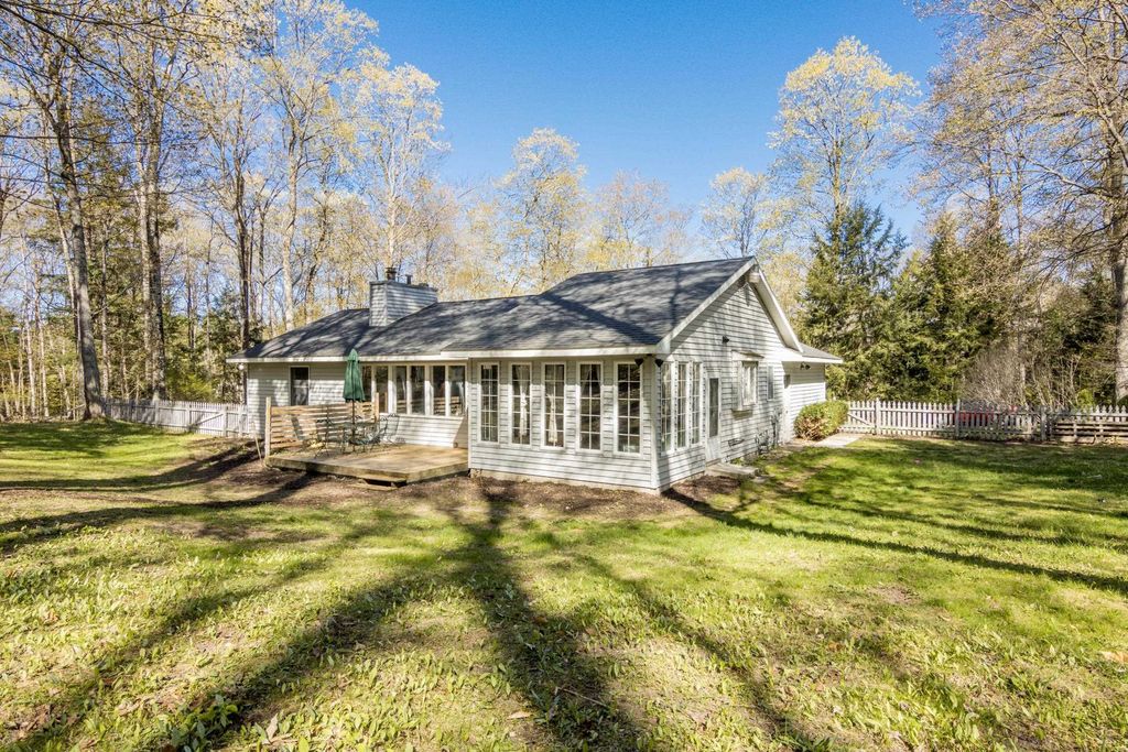 14416 Peninsula, Peninsula township