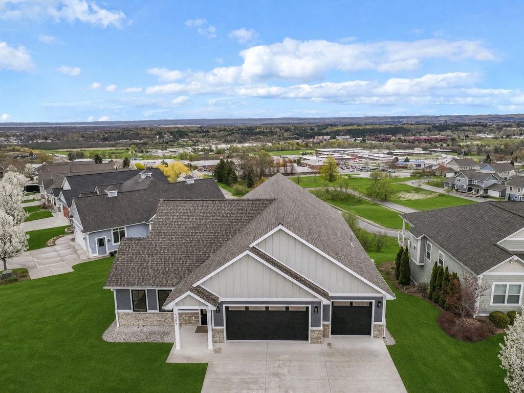 4186 Aquila Ct, Garfield charter township