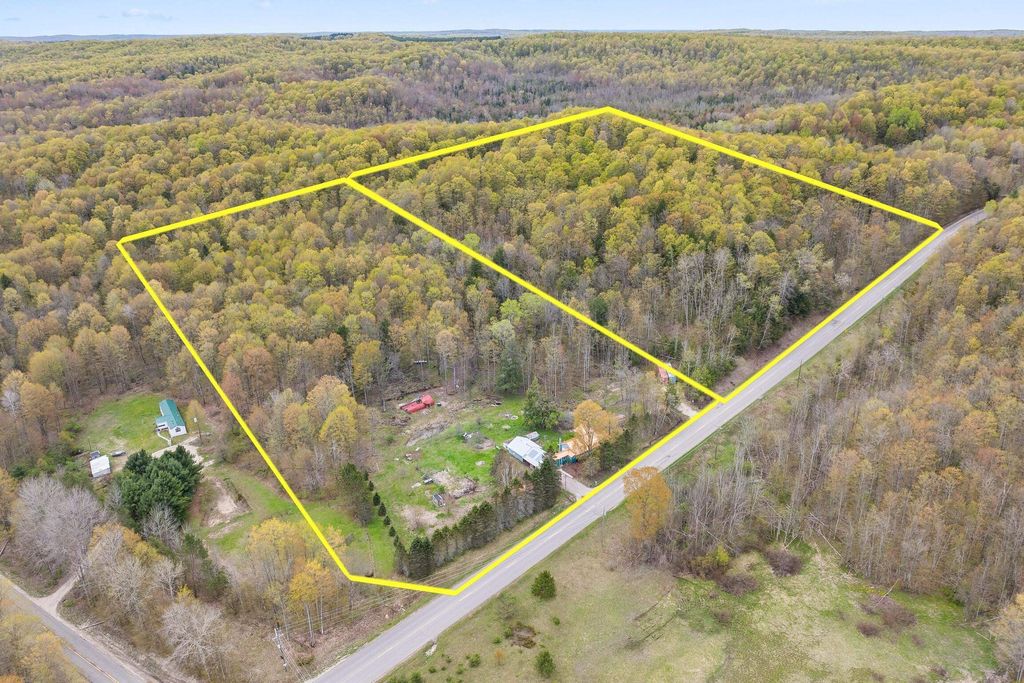 4839 Bunker Hill, Echo township