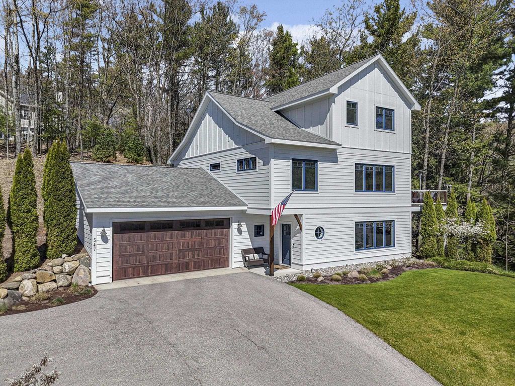 547 Hidden Ridge, Peninsula township