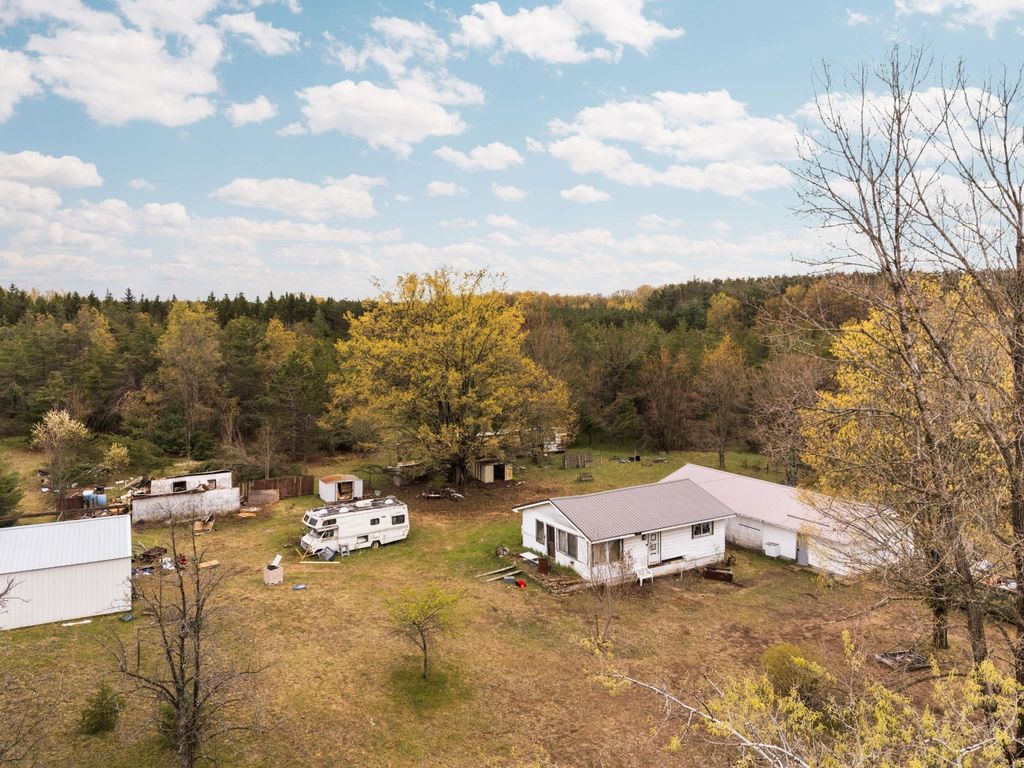 960 E 32, Selma township